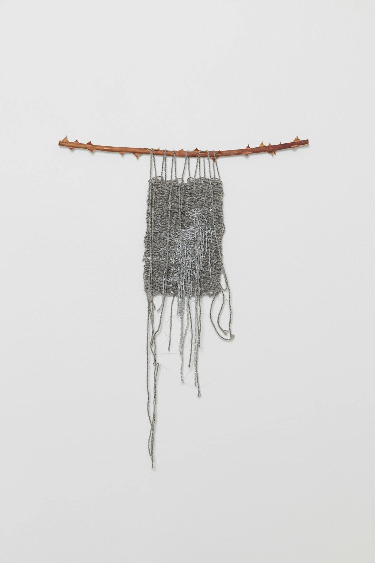 Livs-stil, 2023, wool, beads and rose branch, 28 x 15 cm / 11 x 5, 7/8 in Unique (SOACNH-0562). Courtesy of the artist, Kristiansand Kunsthall and STANDARD (OSLO), Oslo. Foto: Tor Simen Ulstein