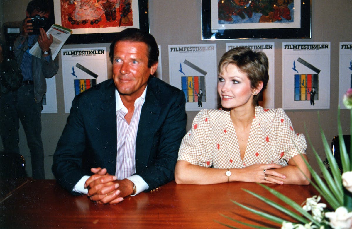 Roger Moore sammen med Fiona Fullerton fotografert av Sigurd Moe Hetland i 1985
