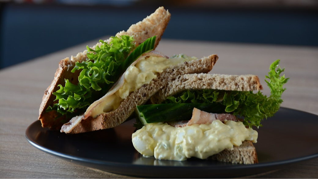  Egg og baconsandwich