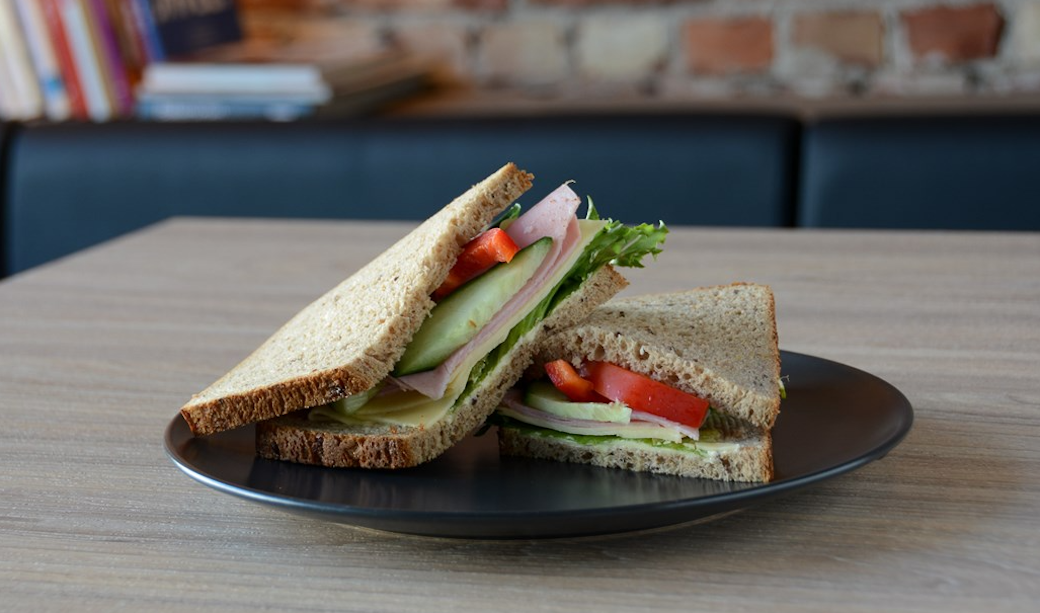 Ost og skinkesandwich