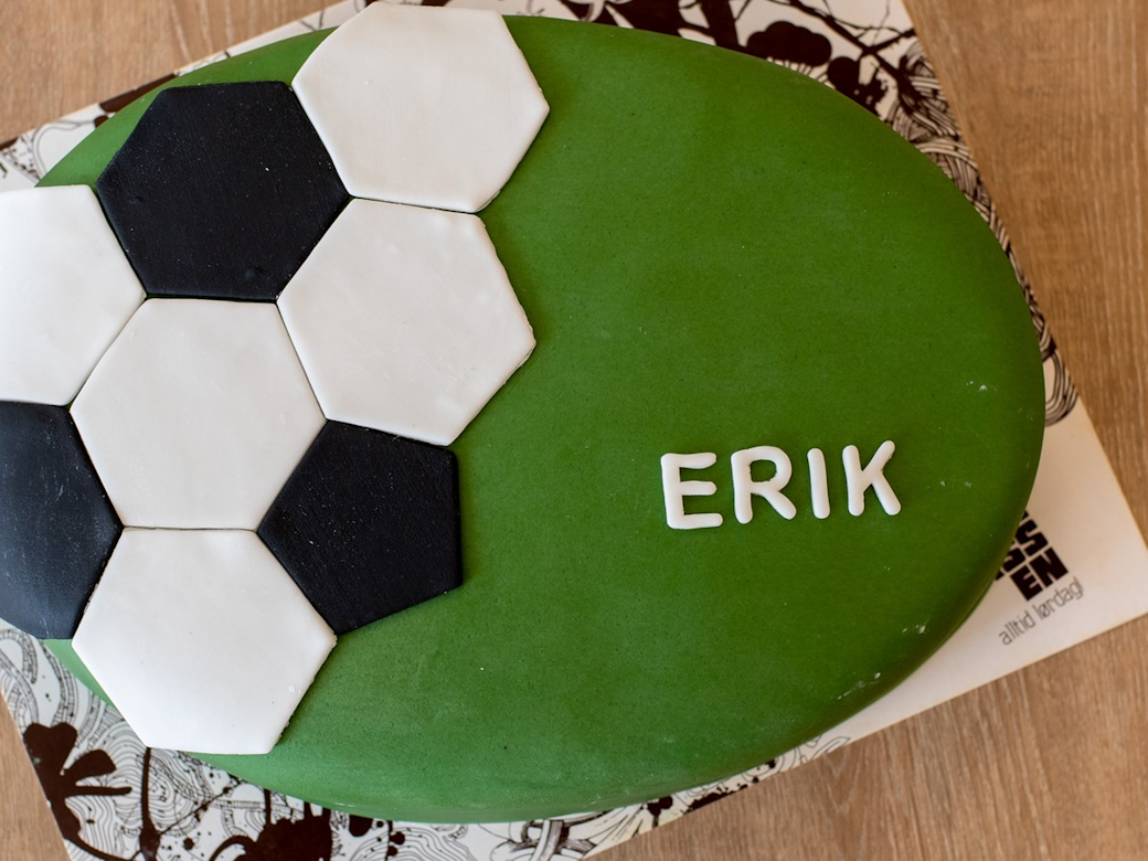 Konfirmasjonskake - fotballmønster