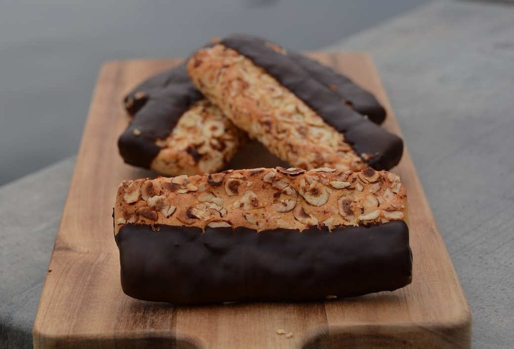 Kransekakestang med sjokolade og mandler