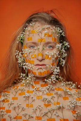 Blumenmädchen Orange 02